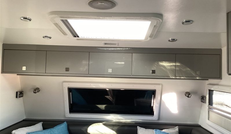 
								2016 Jaeger Dreamlander Caravan full									