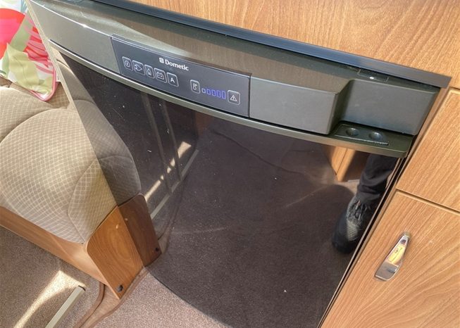 
								2015 Swift Explorer 4FB Caravan full									